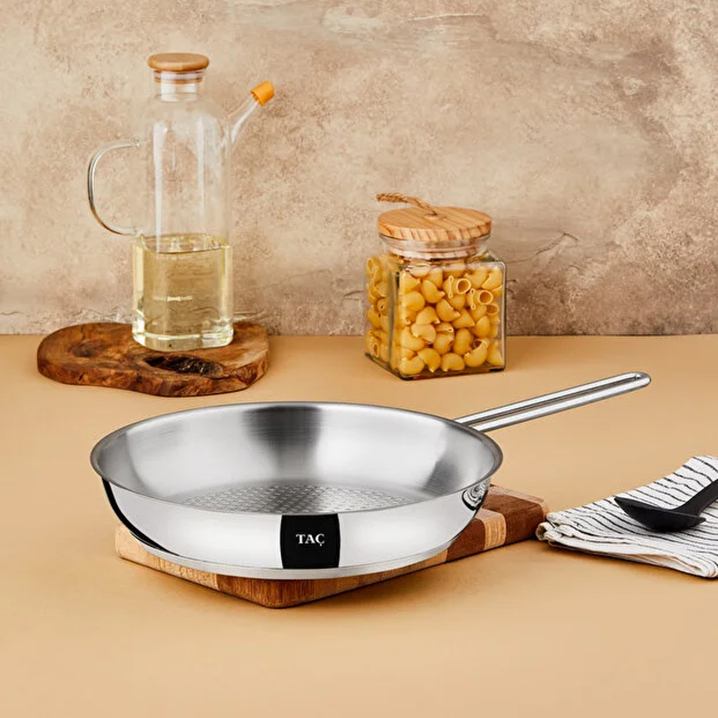 Taç Bengü Pro İndüksiyon Tabanlı Çelik Tava 28 Cm