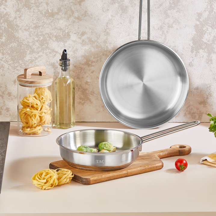 Taç Bengü Pro İndüksiyon Tabanlı Çelik Tava 24 Cm